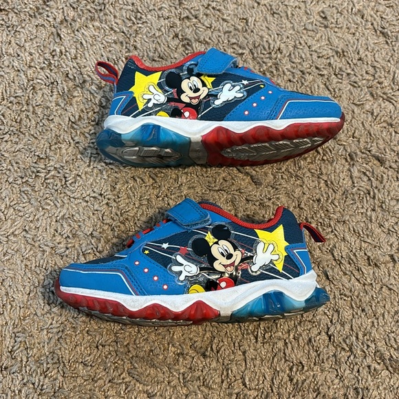 JOSMO Mickey Mouse Shoes - Slip-On Laceless Light-Up Sneakers - Picture 4 of 5